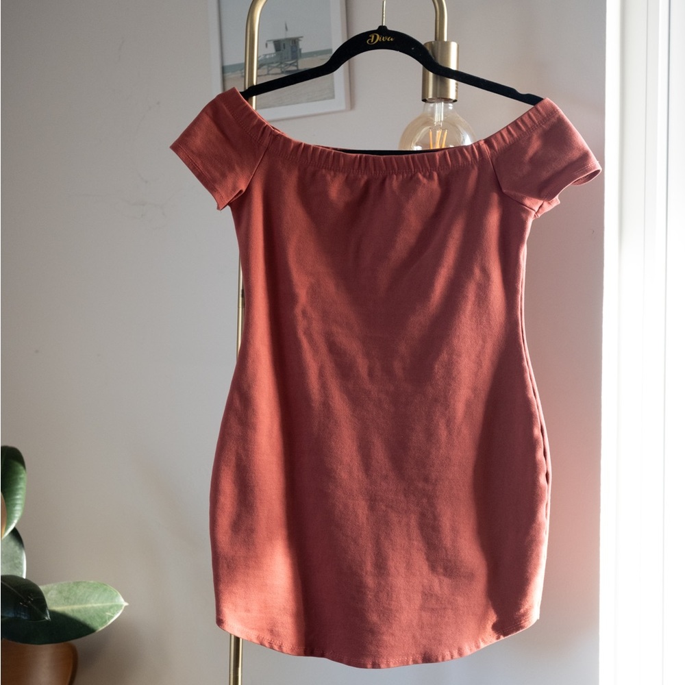 Mini pink open shoulder dress